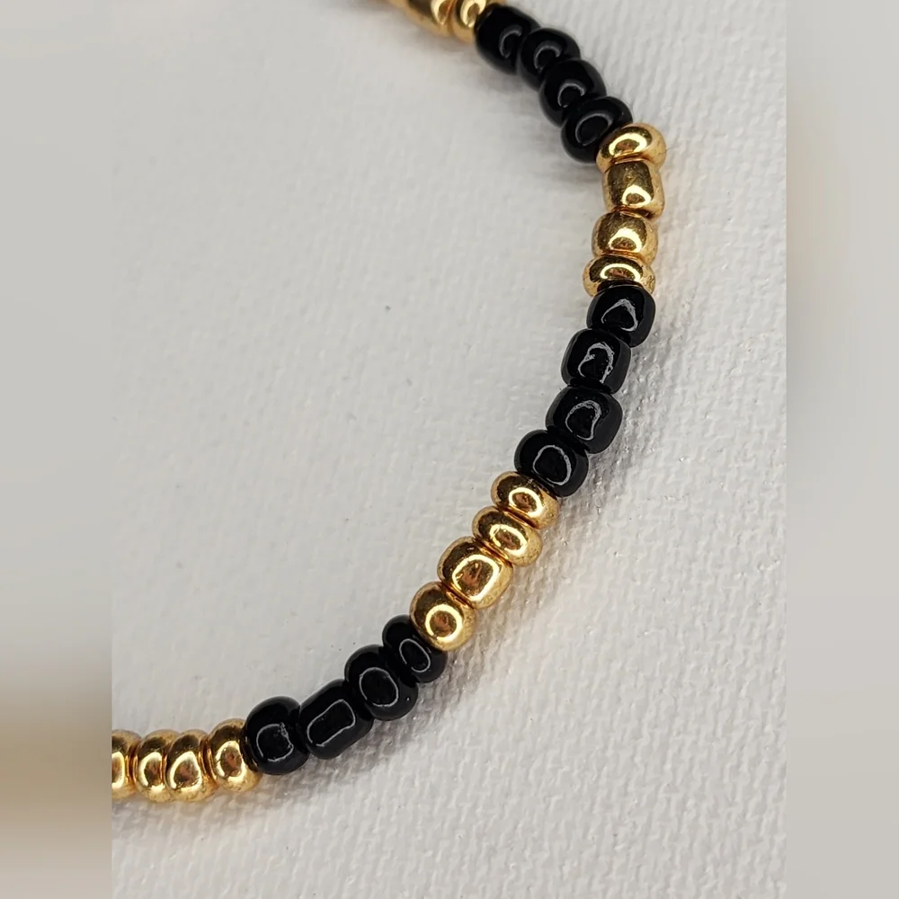Elegant Black & Gold Beaded Stretch Bracelet